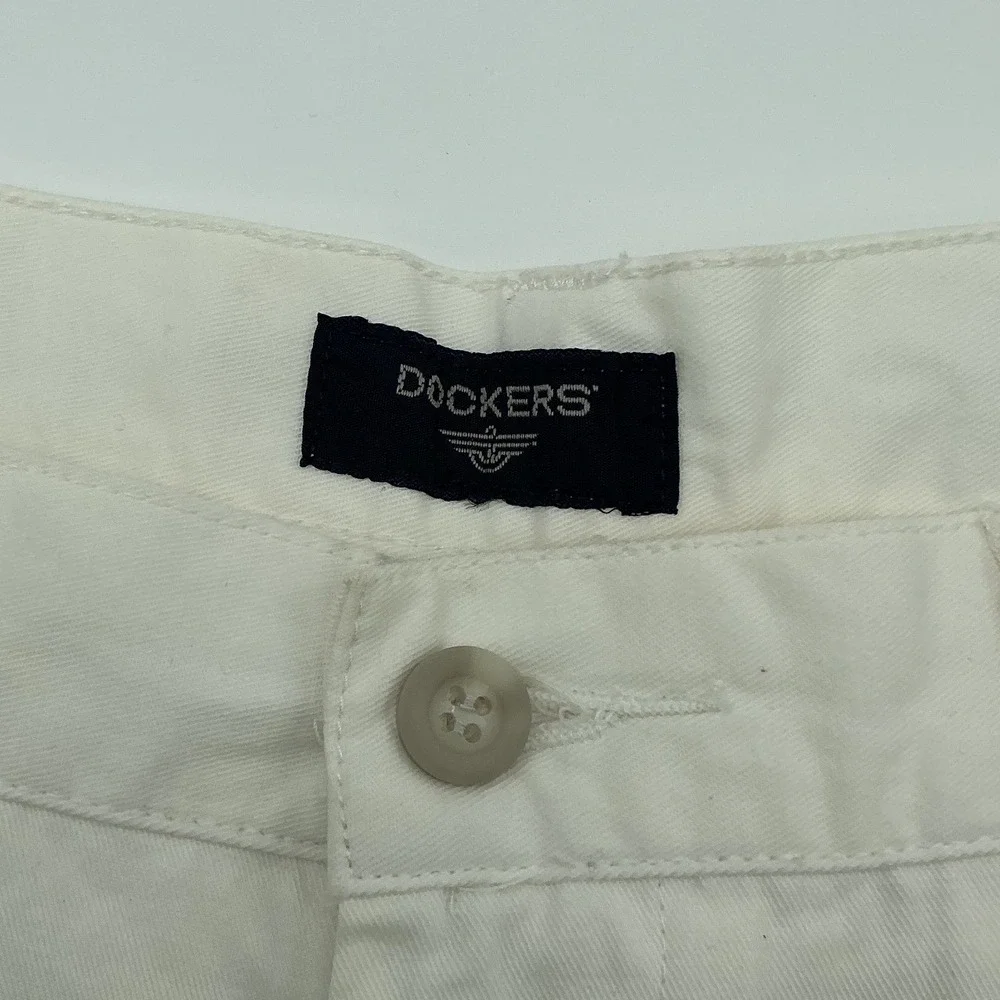 Dockers Mens Pleated Relaxed Fit Shorts W36 Off White Cream 100% Cotton‎ Chino